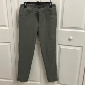 Lululemon ABC pant 30 waist 30 length slim barely worn khaki